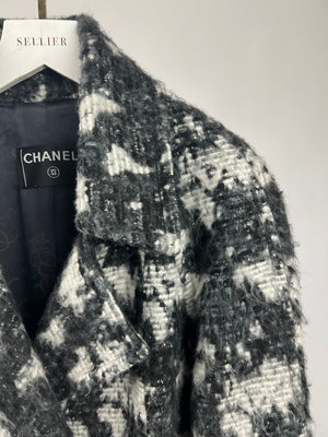 Chanel 2013 Black and White Tweed Houndstooth Double Breasted Coat Size FR (UK 12 - 14)