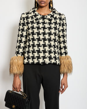 *CURRENT SEASON* Valentino Black & White Houndstooth Pied-De-Poule Tweed Jacket with Faux Fur Sleeves Detail Size IT 40 (UK 8) RRP £3,250