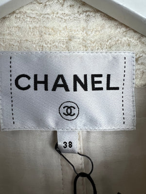 Chanel 17P Cream Tweed Round Neck Collar Jacket with Pink Buttons and Pocket Detail Size FR 38 (UK 10)