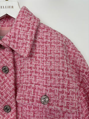 *HOT* Chanel 2023 Cropped Pink Short Sleeve Tweed Jacket with Silver CC Buttons Size FR 36 (UK 8)