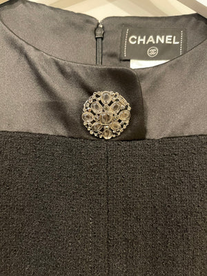 Chanel Black Tweed Midi Short-Sleeve Dress with Crystal Buttons and Silk Appliqué Size FR 42 (UK 14)