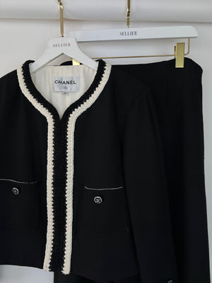 *SUPER HOT* Chanel 22C Black, White Metallic Tweed Trim Silk Jacket and Wide-Leg Trouser Set with Crystal CC Logo Detail Size FR 42-44 (UK 14-16) Jacket RRP £5,420