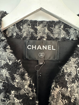 Chanel Black and Grey Tweed Large Houndstooth Jacket with Front Pockets and Black Leather Button Details, Size FR 38 (UK 10)