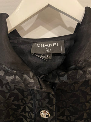 Chanel 2023 Coco Neige Black CC Logo Hooded Jacket with CC Crystal Buttons Detailing Size FR 42 (UK 14) RRP £3,630