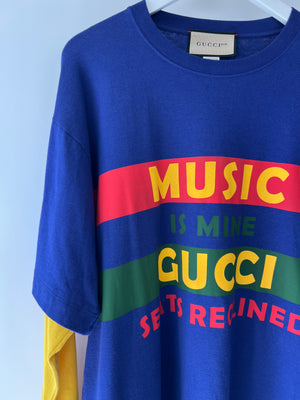 Gucci Navy Menswear Over-Sized T-Shirt with Yellow Long Sleeves and Lettering Print Size M (UK 38)