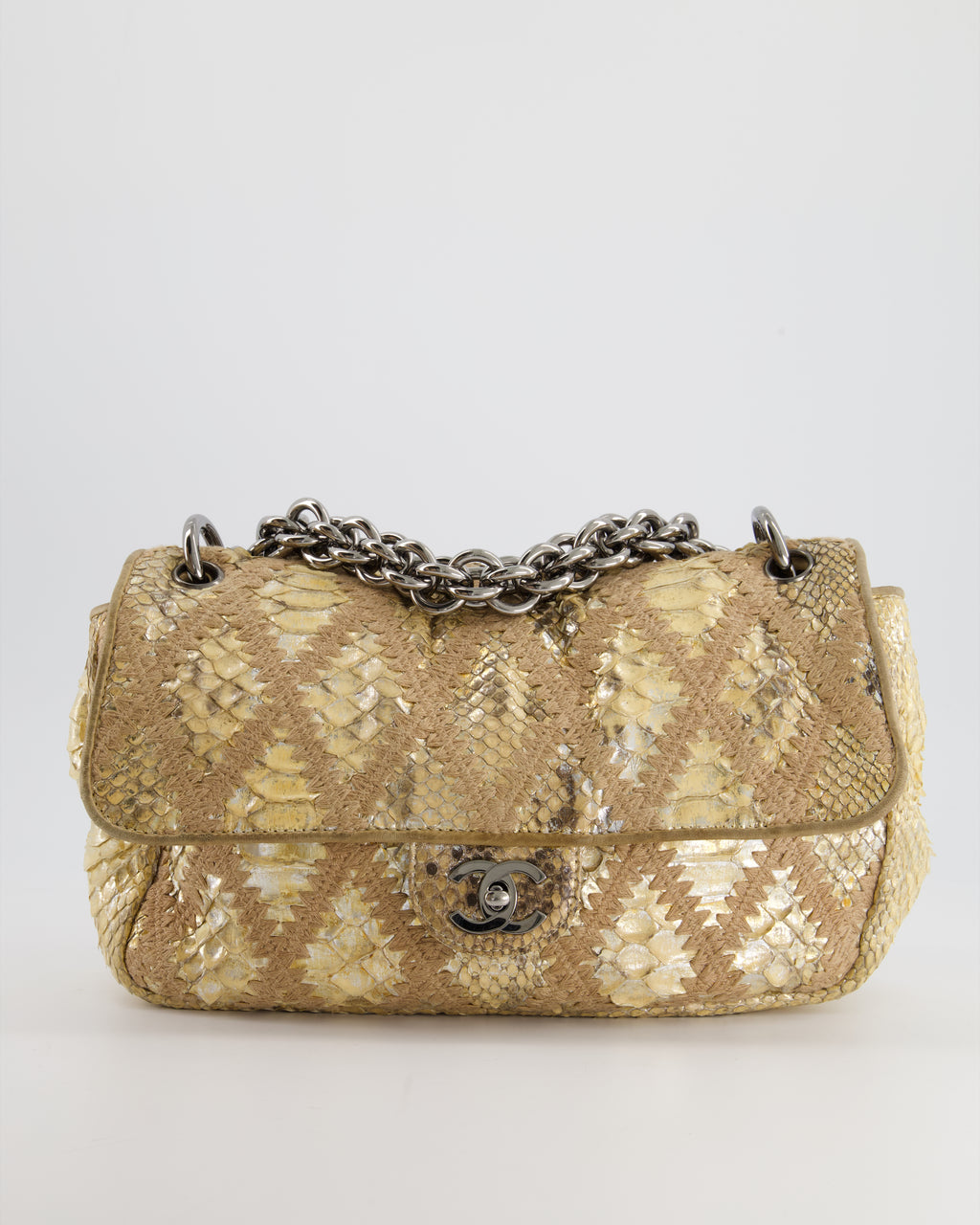 Chanel crochet store flap bag