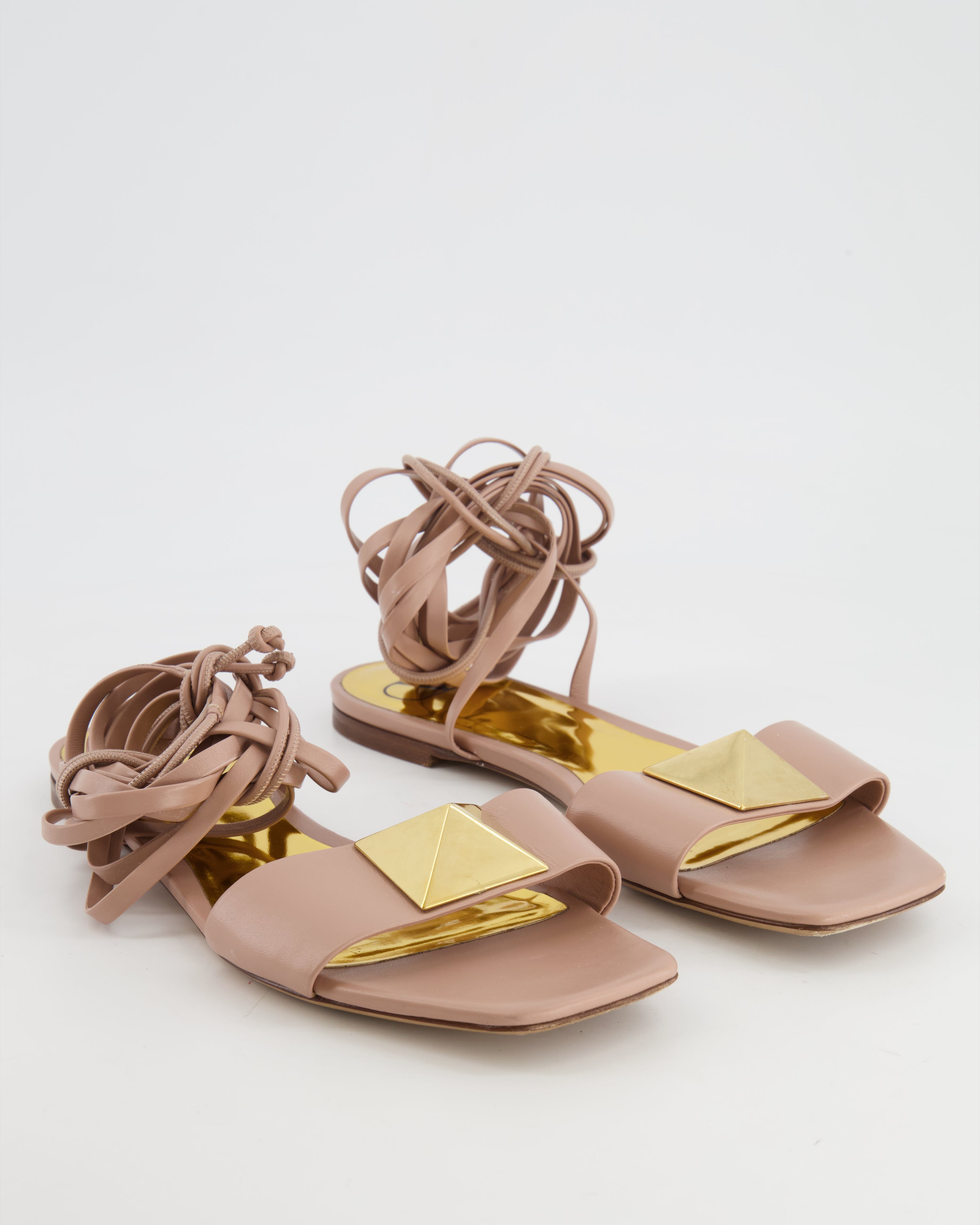 Valentino Garavani Rockstud No Limit Nappa Flat Thong Sandal - Rose  Cannelle | Editorialist