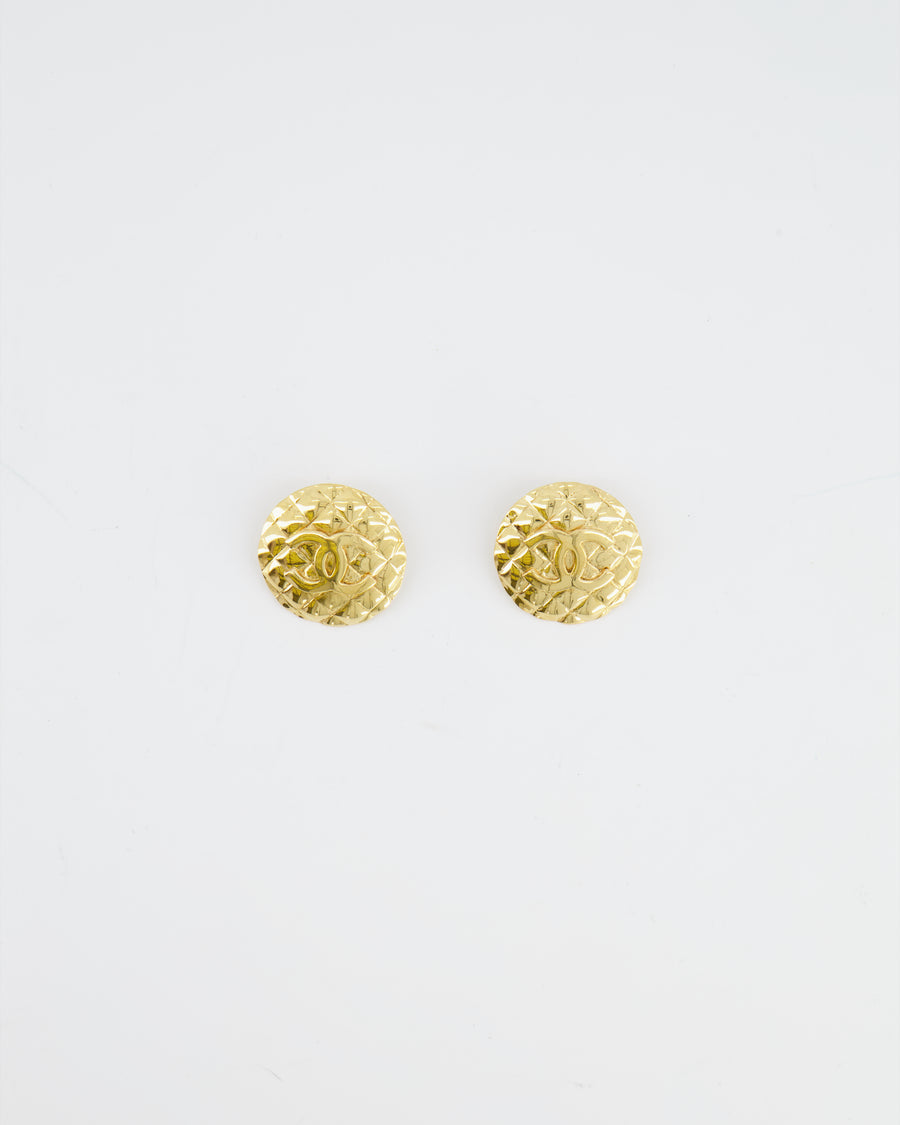 Chanel Vintage Large Yellow Gold Matelasse Round Clip On Earrings