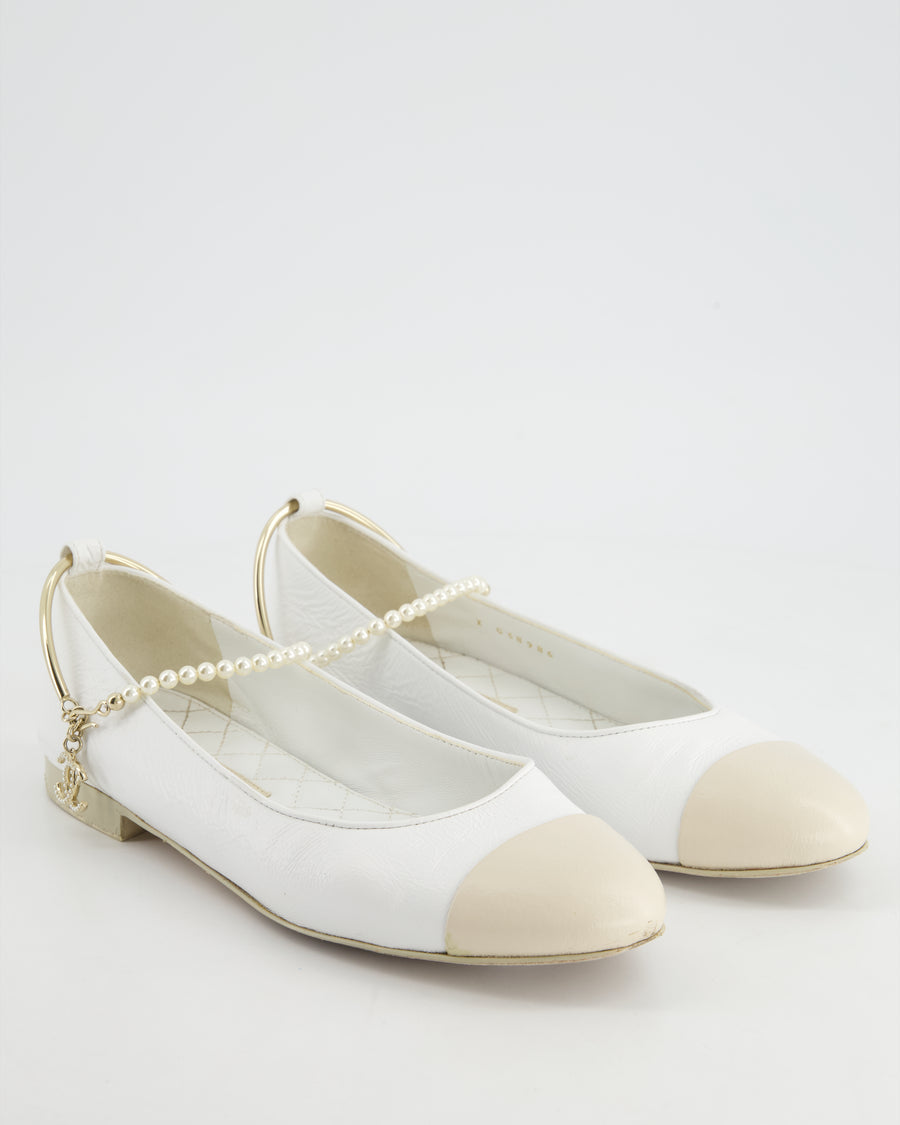 Chanel White Interlocking CC Ballet Flats with Pearl Chain Detail Size EU 38