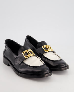 Chanel Black and White Leather Loafers with Gold CC Logo Size EU 40