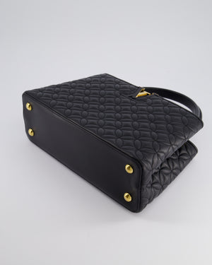 *HOT* Louis Vuitton Capucines MM Bag in Black Quilted Flower Lambskin Leather and Gold Hardware RRP £6,440