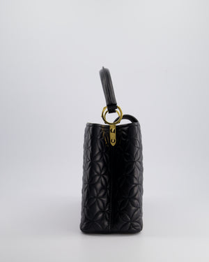 *HOT* Louis Vuitton Capucines MM Bag in Black Quilted Flower Lambskin Leather and Gold Hardware RRP £6,440