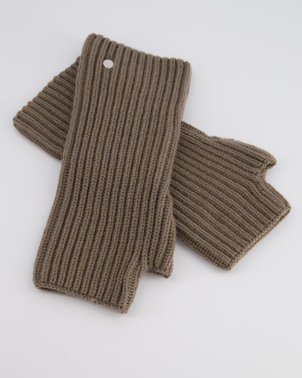 Hermès Beige Knitted Mittens Size M