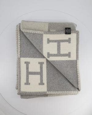 Hermès Avalon III Throw Blanket in Écru and Gris Clair RRP £1,600