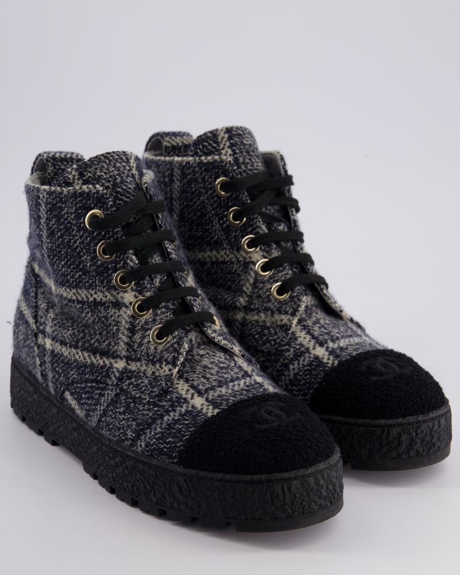 Chanel Black and White Tweed Wool Lace up Boots with CC Detail on the Toe Size EU 39C